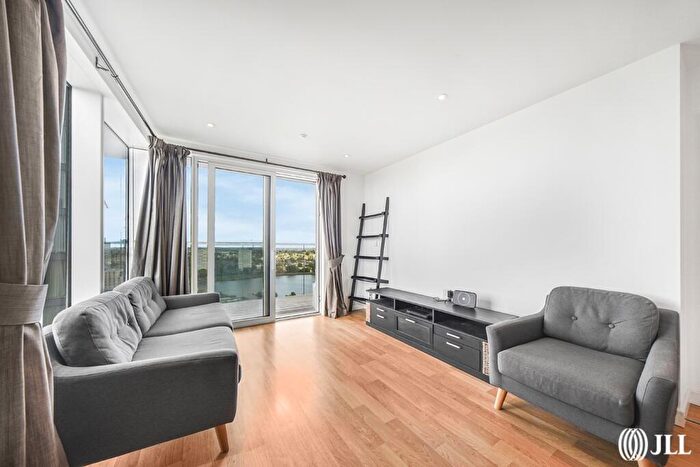 2 Bedroom Apartment To Rent In Residence Tower, N4