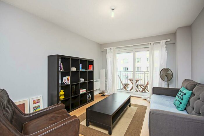 1 Bedroom Flat To Rent In Boulevard Drive, Colindale, London, NW9