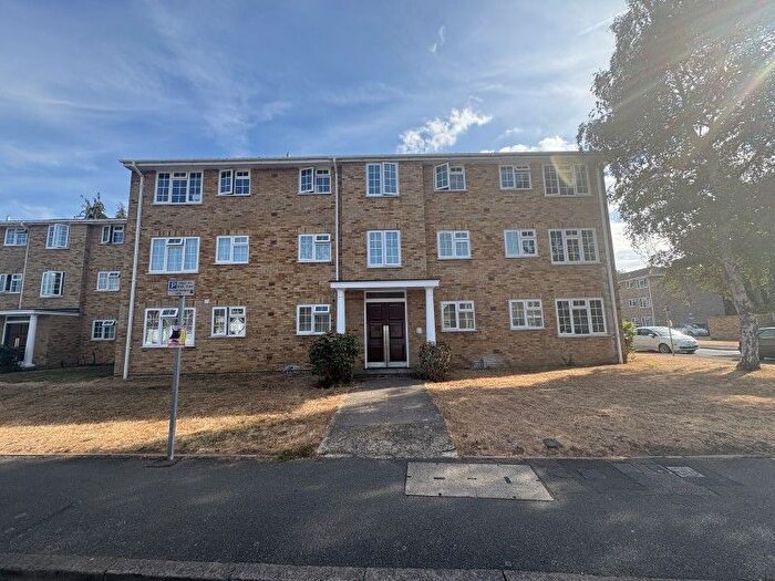 2 Bedroom Flat To Rent In Staines, Surrey, TW18