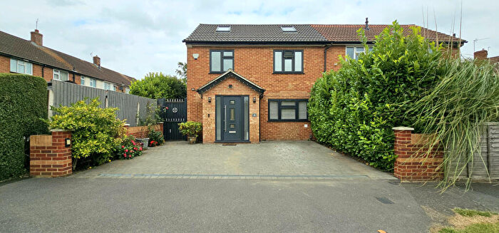 5 Bedroom Semi-Detached House For Sale In St. Margarets Close, Iver, SL0