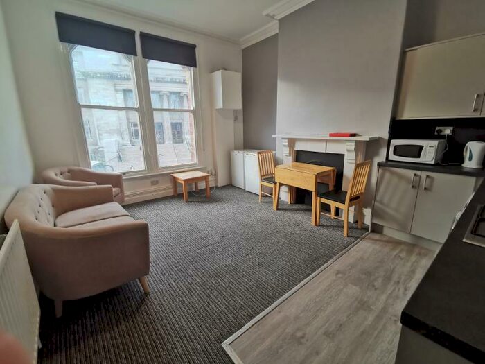 1 Bedroom Flat To Rent In Blenheim Terrace, University, Leeds, LS2