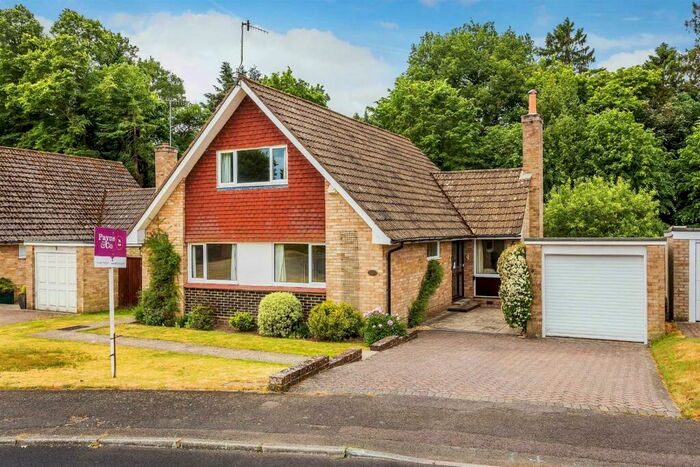 4 Bedroom Detached House To Rent In The Priory, Godstone, RH9