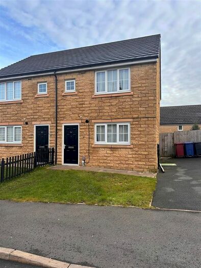 3 Bedroom Semi Detached House To Rent In Branch Road, Burnley, BB11