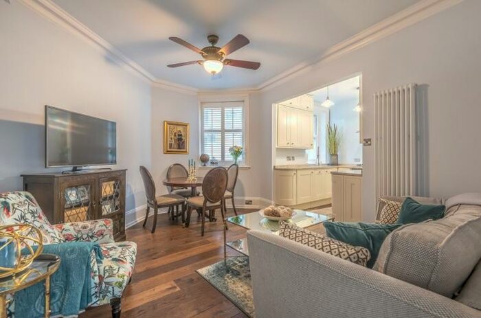 1 Bedroom Apartment To Rent In Marylebone Road London, NW1