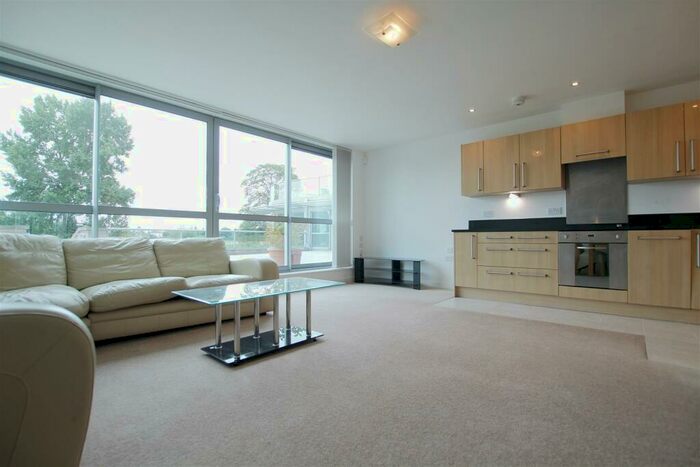 1 Bedroom Apartment To Rent In River Crescent Waterside Way, NG2