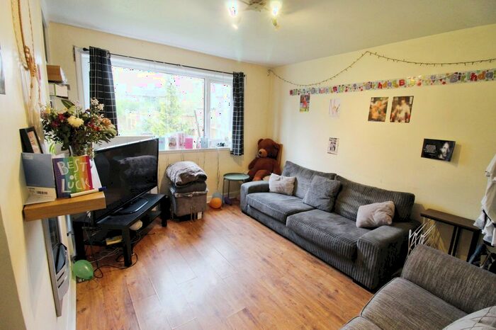 4 Bedroom Semi-Detached House To Rent In Mauldeth Road West, Withington, M20