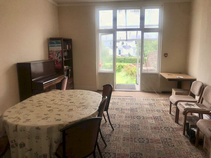 8 Bedroom Terraced House To Rent In Eaton Crescent, Swansea, SA1