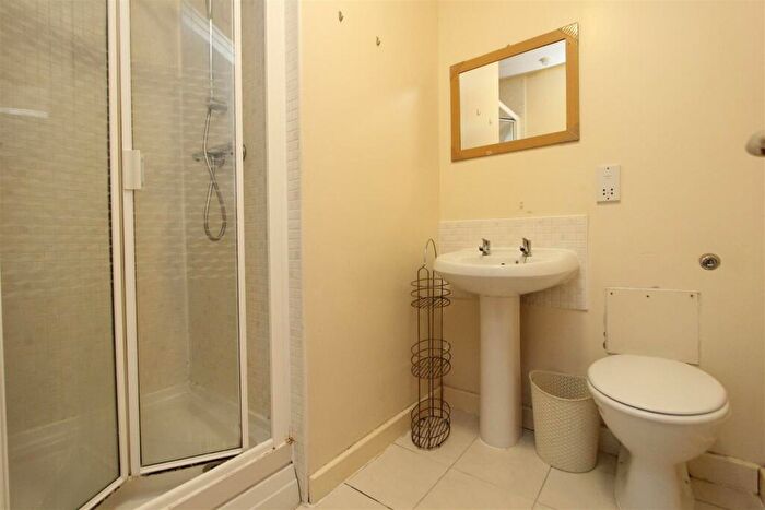 2 Bedroom Flat To Rent In Aspect, Elmwood Lane, LS2