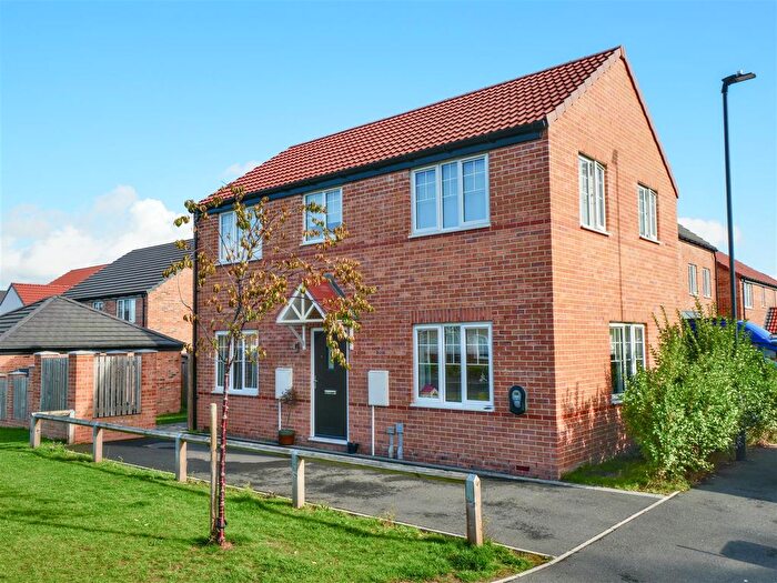 3 Bedroom Detached House For Sale In Walnut Close, Easingwold, York, YO61