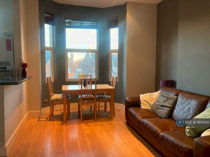 2 Bedroom Flat To Rent In Newlands Park, London, SE26