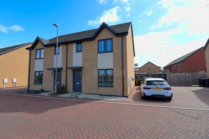 3 Bedroom Semi-Detached House For Sale In Pears Close, Waddington, LN5
