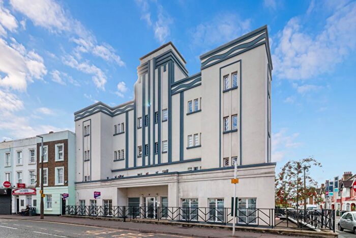 2 Bedroom Flat To Rent In Essoldo Court, Watford, WD18