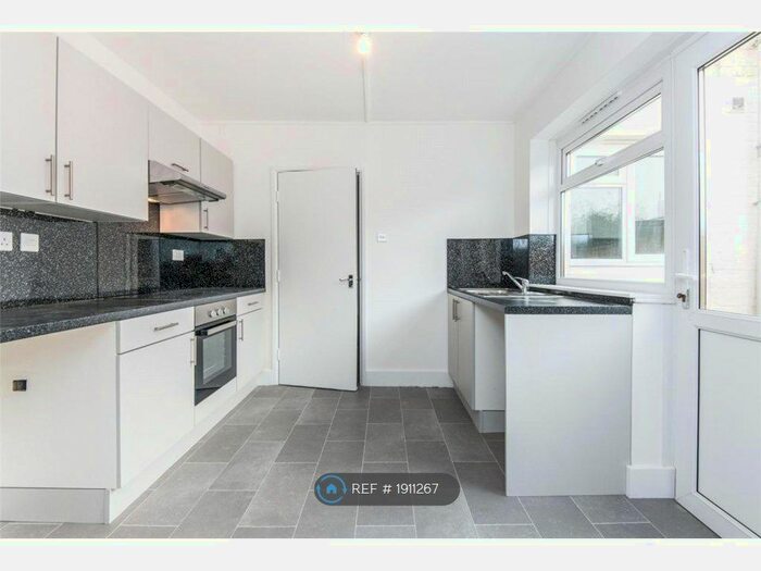 4 Bedroom Terraced House To Rent In Gladstone Road, Exeter, EX1