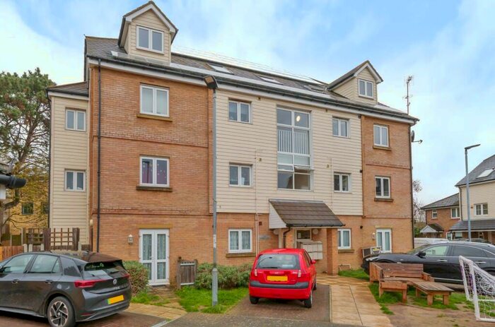 1 Bedroom Flat To Rent In Turnpike Close Welling, DA16