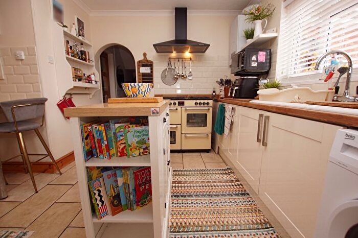 3 Bedroom End Of Terrace House For Sale In Pettycot Crescent, Gosport, PO13