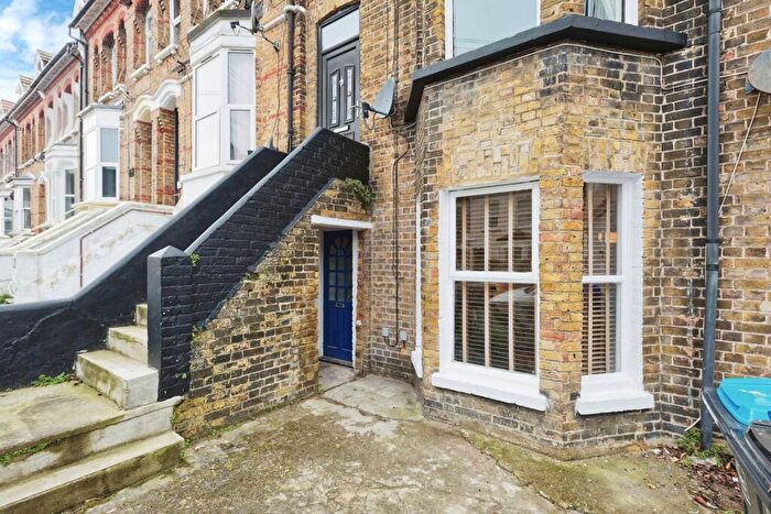 1 Bedroom Maisonette For Sale In Codrington Road, Ramsgate, Kent, CT11