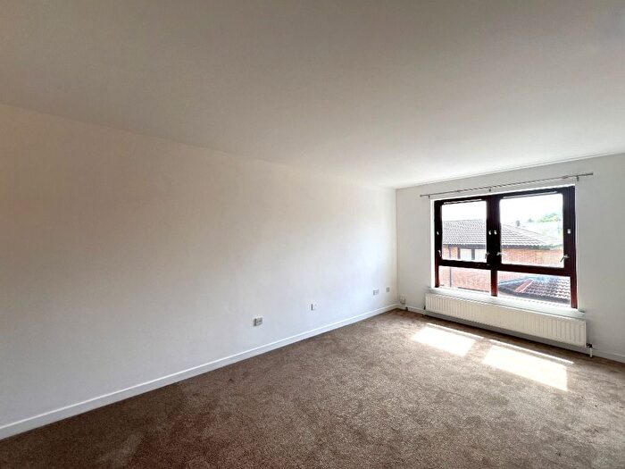 2 Bedroom Flat To Rent In South Beechwood, Murrayfield, Edinburgh, EH12