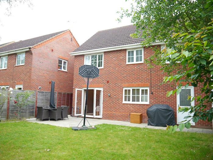 4 Bedroom Detached House To Rent In Cornflower Way, Hatfield, AL10