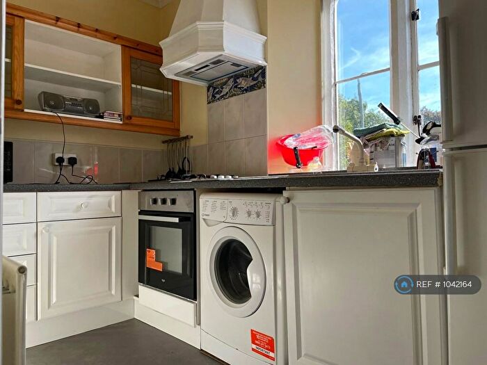 2 Bedroom Flat To Rent In Commercial Road, Shepton Mallet, BA4