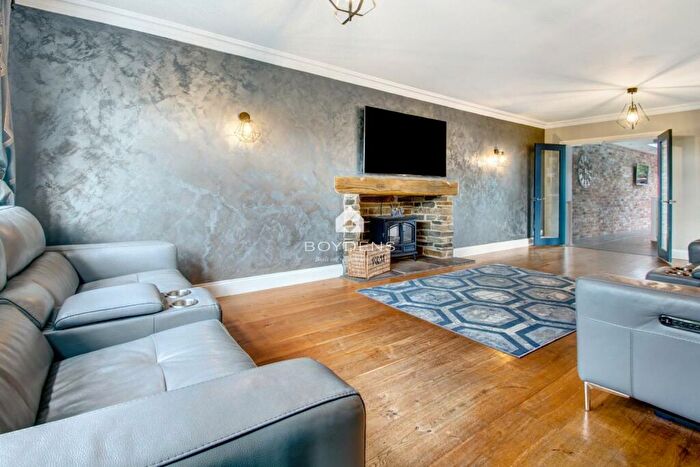 5 Bedroom Detached House For Sale In London Road, CO6