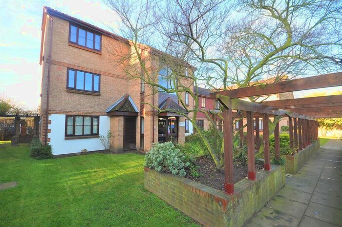 1 Bedroom Flat To Rent In Lewis Road, Mitcham, CR4