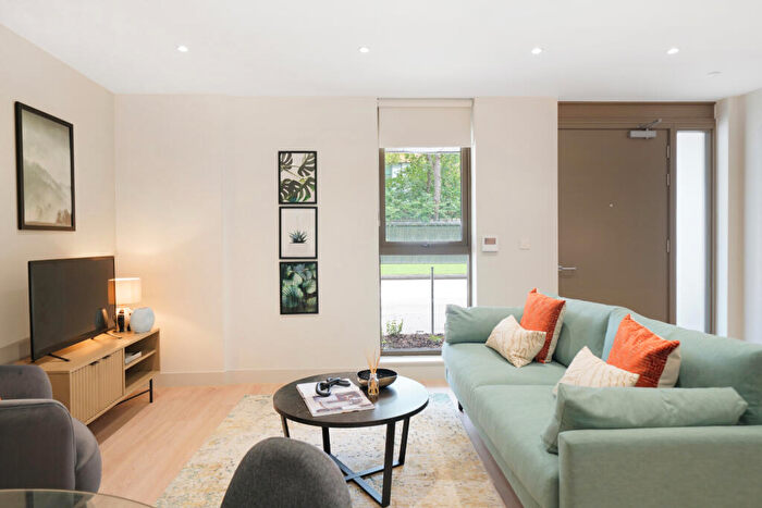 2 Bedroom Apartment To Rent In The Oakgate, KT22