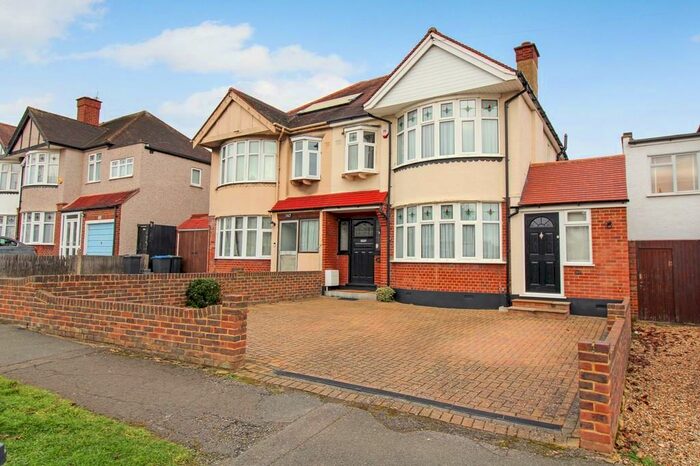 3 Bedroom Semi-Detached House To Rent In Beresford Avenue, Surbiton, KT5