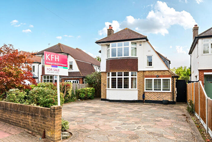 4 Bedroom Detached House For Sale In Bourne Way, Hayes, Kent, BR2