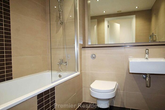 2 Bedroom Apartment To Rent In Hill Quays, Commercial Street, Manchester, M15