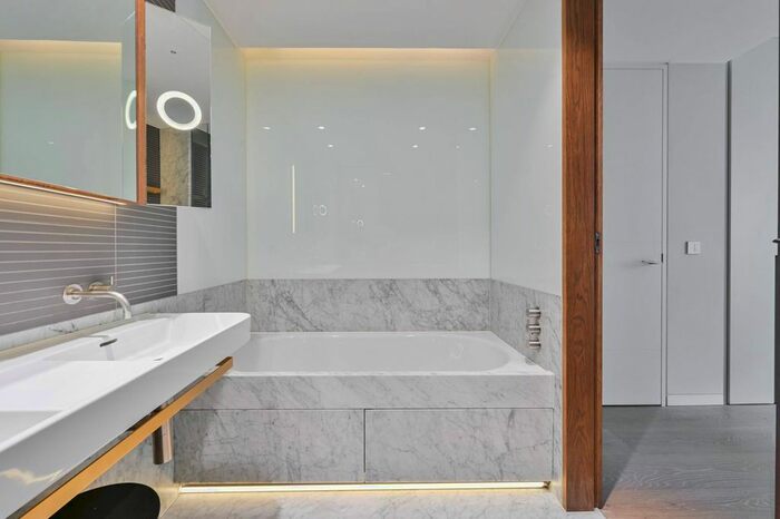 2 Bedroom Flat To Rent In Pearson Square, Marylebone, London, W1T