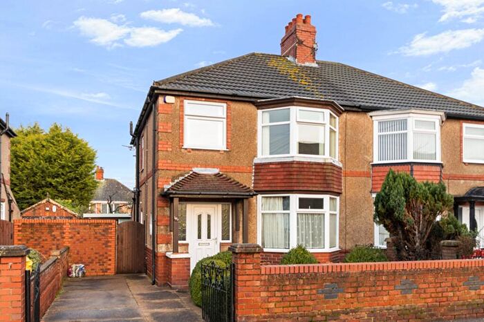 3 Bedroom Semi Detached House For Sale In Littlefield Lane, Grimsby, DN34
