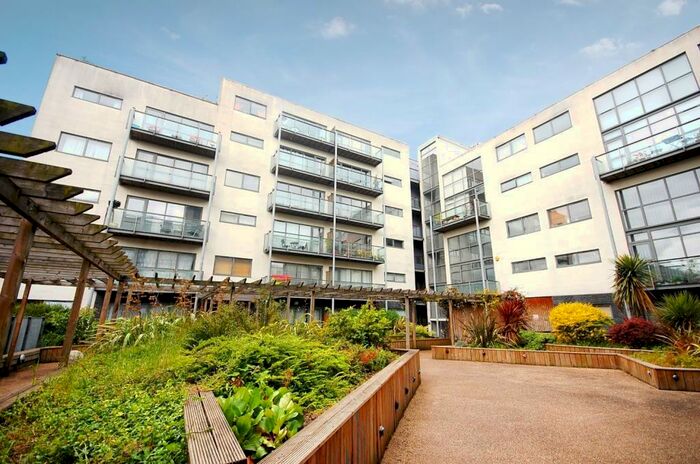 2 Bedroom Flat To Rent In Varcoe Road London, SE16