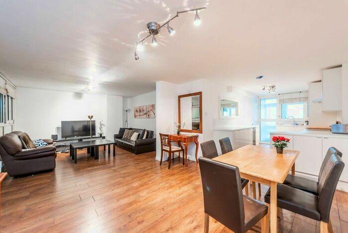 3 Bedroom Maisonette To Rent In Finborough Road, Chelsea, London, SW10