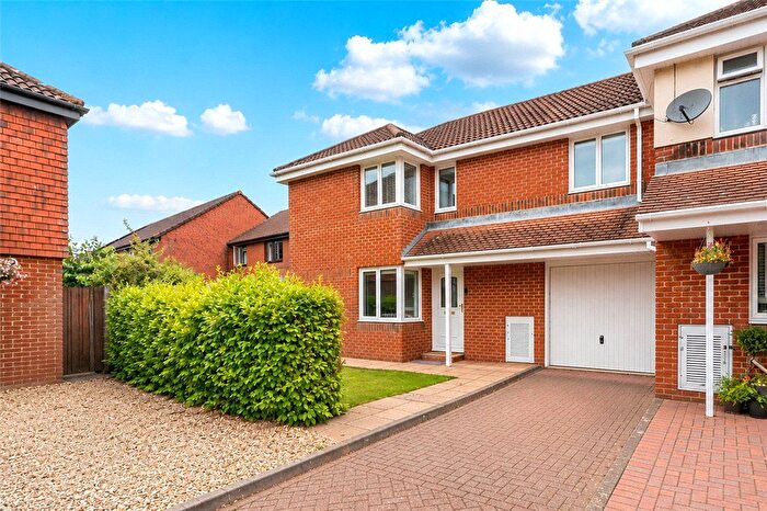 3 Bedroom End Of Terrace House For Sale In Latham Road, Romsey, Hampshire, SO51