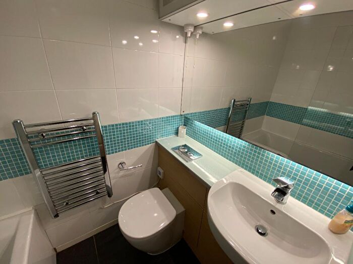 1 Bedroom Flat To Rent In Parkside Terrace, Newington, Edinburgh, EH16