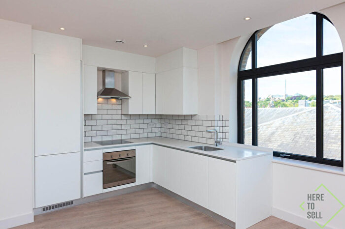 1 Bedroom Flat To Rent In Cambridge House, Mayes Road, Wood Green, London, N22