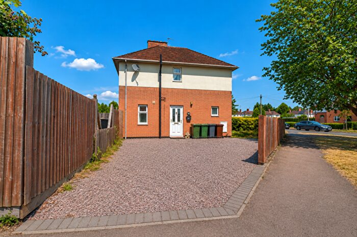 3 Bedroom Town House For Sale In Manor Road, Loughborough, LE11
