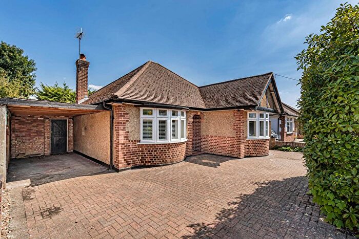 3 Bedroom Bungalow For Sale In Penton Avenue, Staines-Upon-Thames, Surrey, TW18