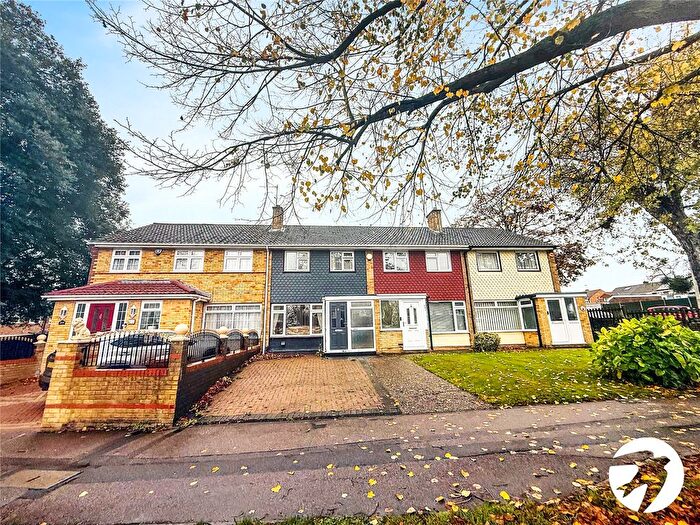 3 Bedroom Detached House To Rent In Beechings Way, Rainham, Gillingham, Kent, ME8