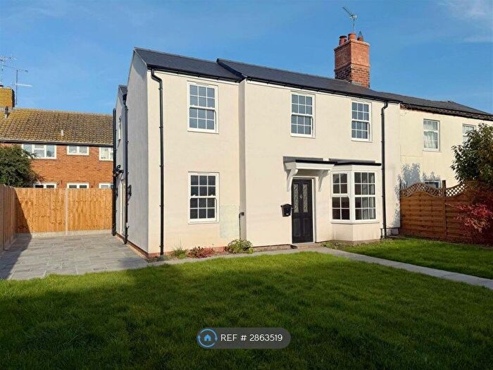 4 Bedroom Semi-Detached House To Rent In Merstow Place, Evesham, WR11