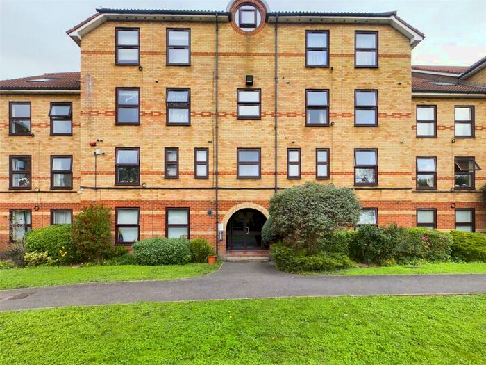 1 Bedroom Flat To Rent In Forest Road, Walthamstow, London, E17