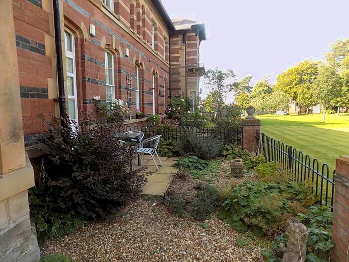 2 Bedroom Flat To Rent In Cherry Lane, , Carlisle, CA1