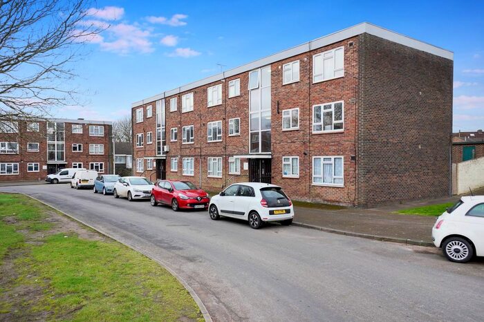 1 Bedroom Flat To Rent In Chatham Grove, Chatham, ME4