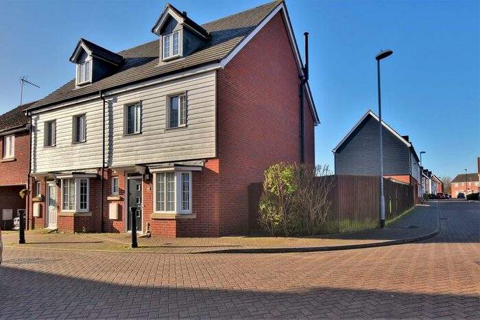 4 Bedroom Semi-Detached House To Rent In Flitch Green, Dunmow, CM6