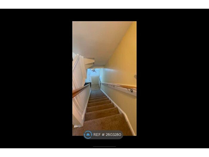 4 Bedroom Semi-Detached House To Rent In Brennand Road, Oldbury, B68