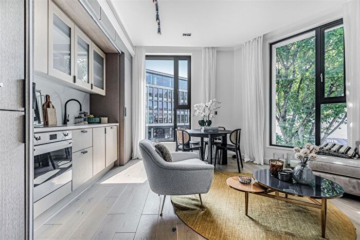 1 Bedroom Flat To Rent In Pembridge Gardens, London, W2