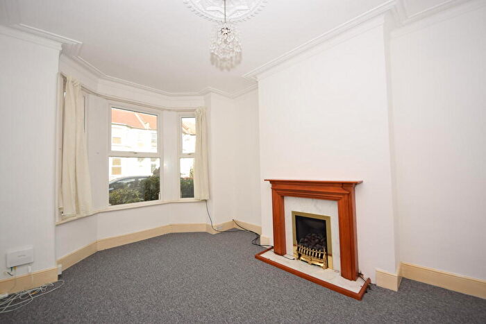 3 Bedroom Terraced House To Rent In Hampton Road, Ilford, IG1