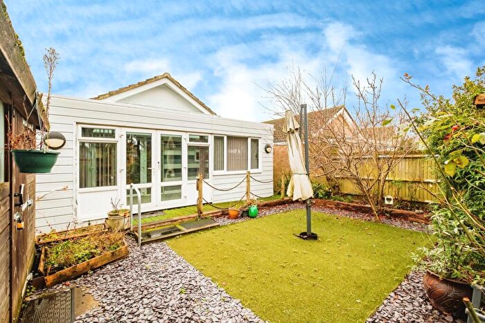2 Bedroom Bungalow For Sale In Burrell Avenue, Lancing, BN15