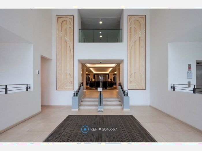 3 Bedroom Flat To Rent In Hounslow, London, TW8