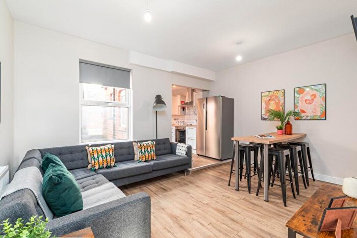 6 Bedroom House To Rent In Burley Road, Leeds, LS4